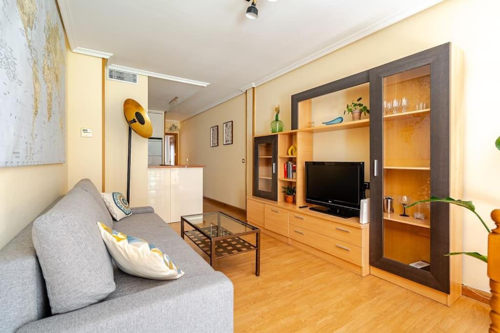Silencioso, Bien Situado Y Luz Natural Apartamento Madrid