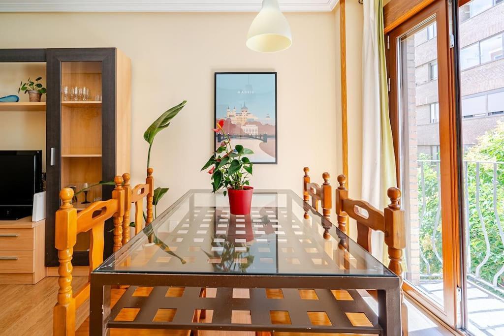 Apartamento Silencioso, Bien Situado Y Luz Natural *