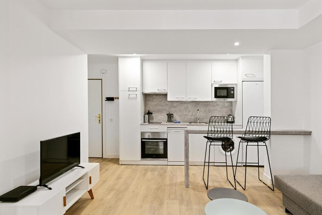 Refurnished One-bedroom Letras Apartamento Madrid