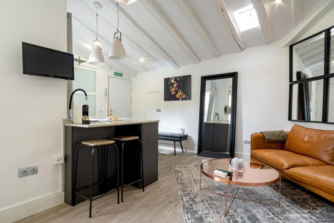 1 Bedroom 1 Bathroom Furnished - Sol - Bright Penthouse - Mintystay Apartment
