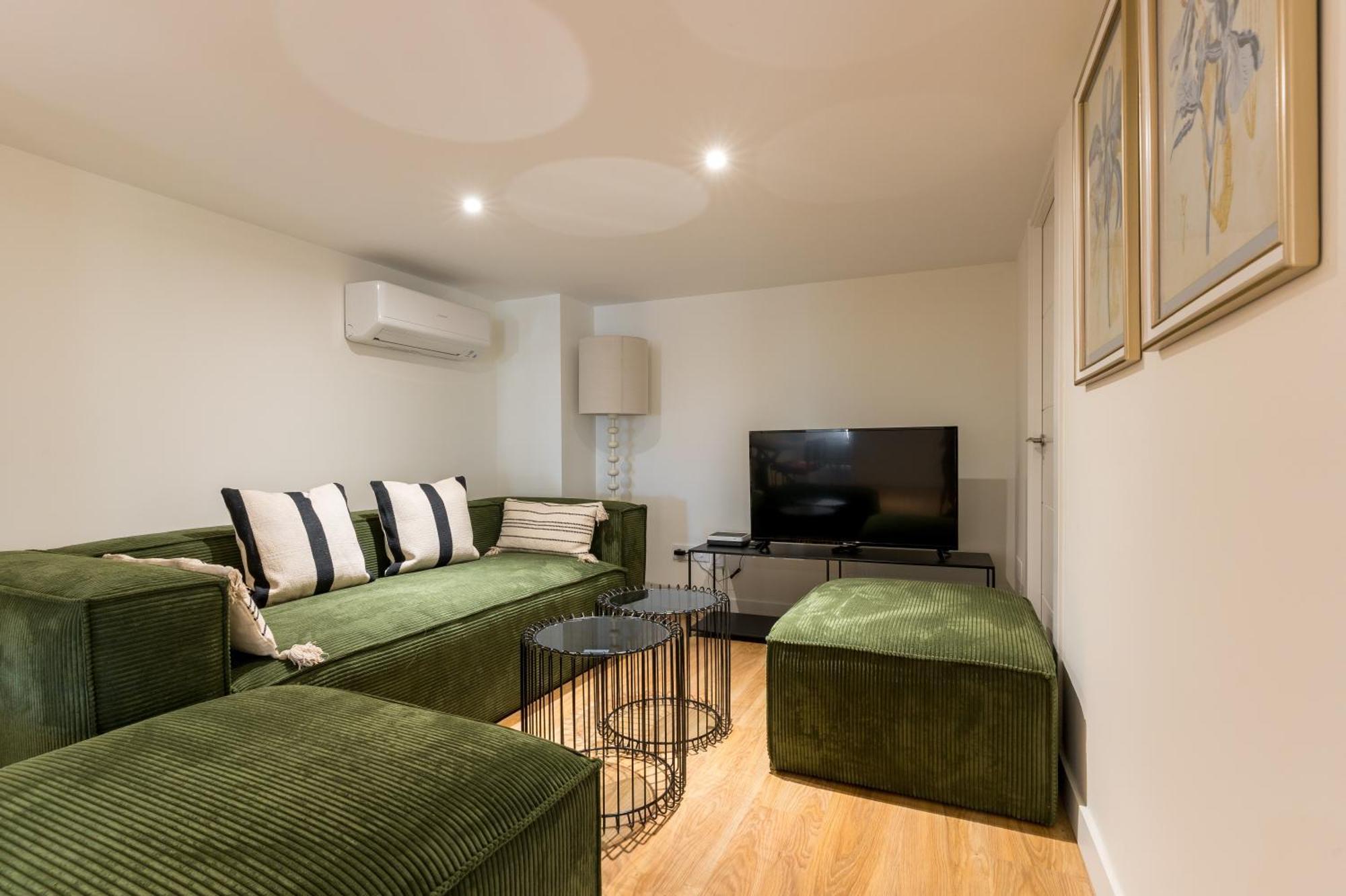 Modern And Wide- 3bd 2,5 Bth- Plaza Castilla * Madrid