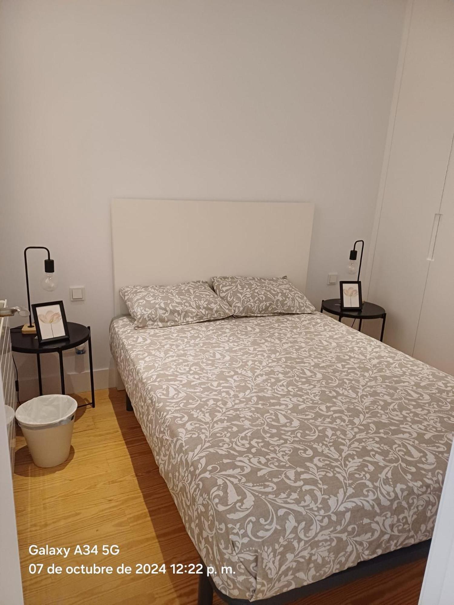 Private In Magdalena Street Hostal Madrid