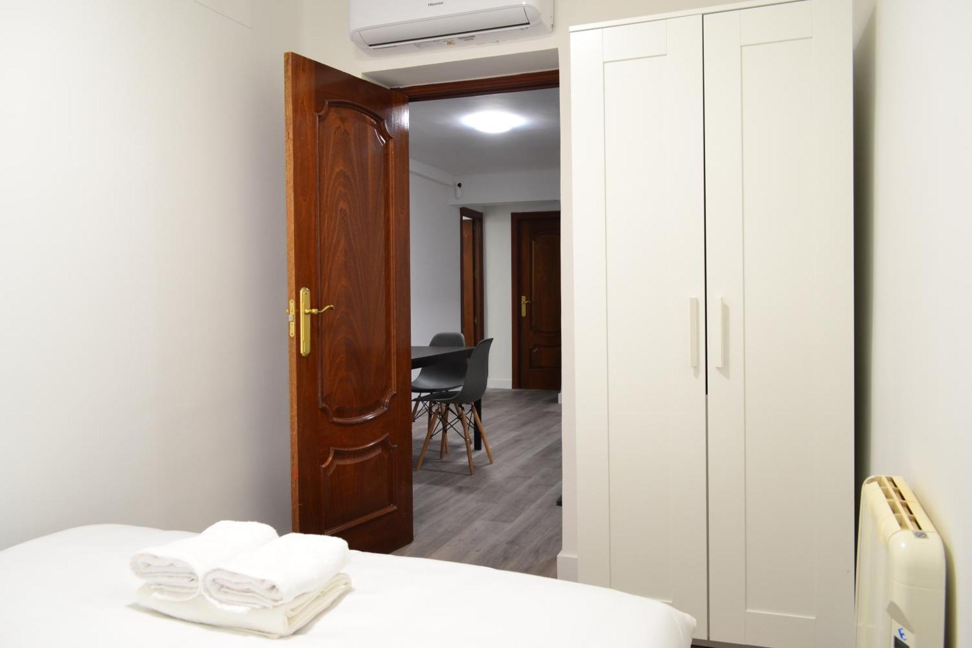 Bonito Caja Magica Apartamento Madri