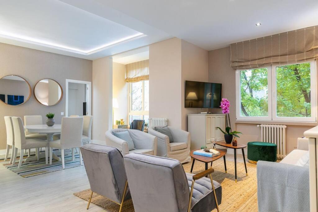 Spacious 3 Bedroom * Madrid