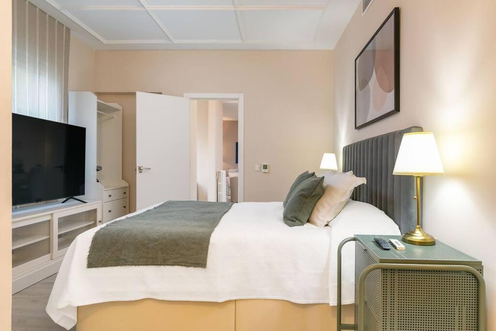 Spacious 3 Bedroom Apartamento *