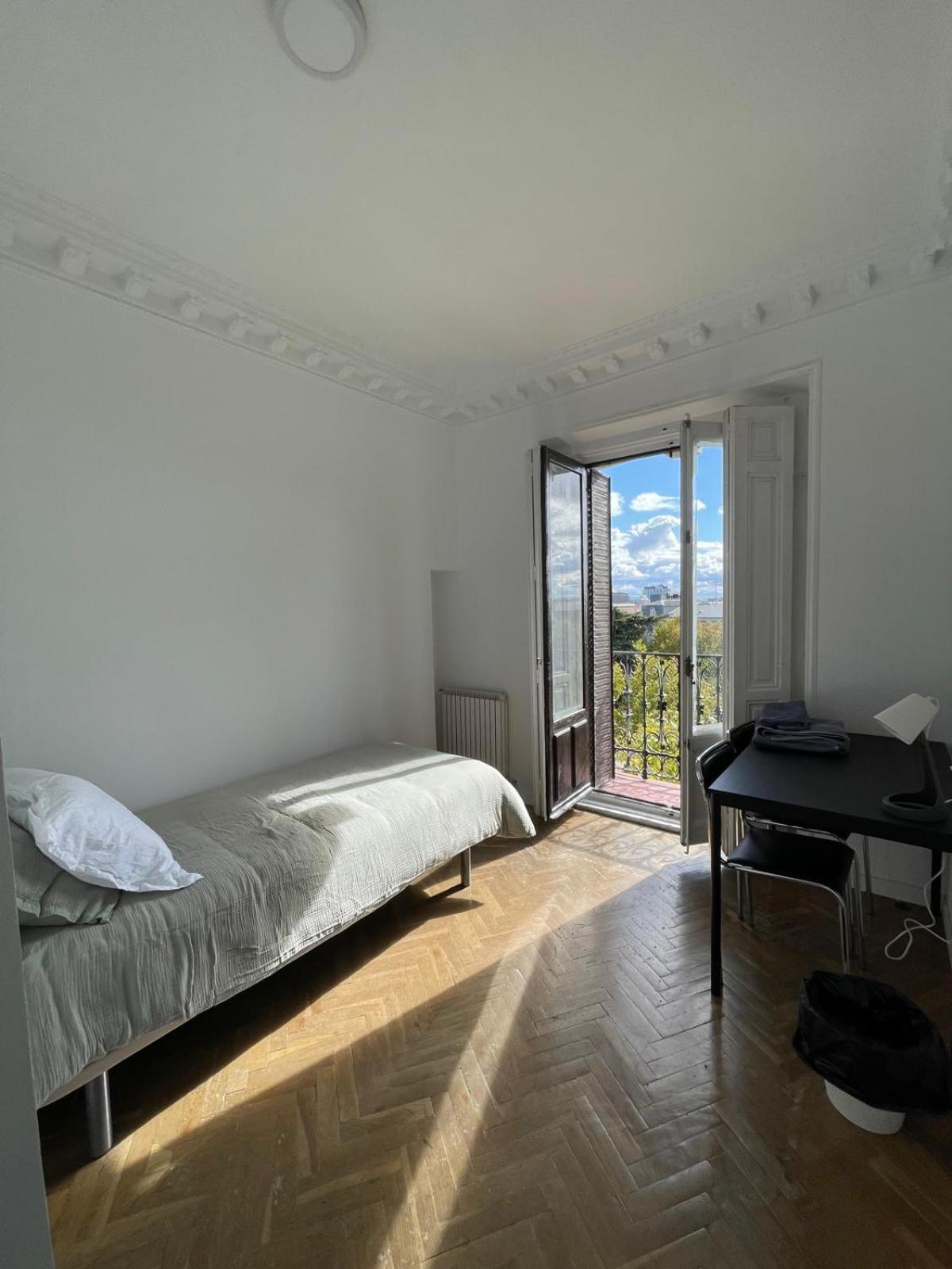First Stop- Lope De Vega's Dream Coliving Guest house *