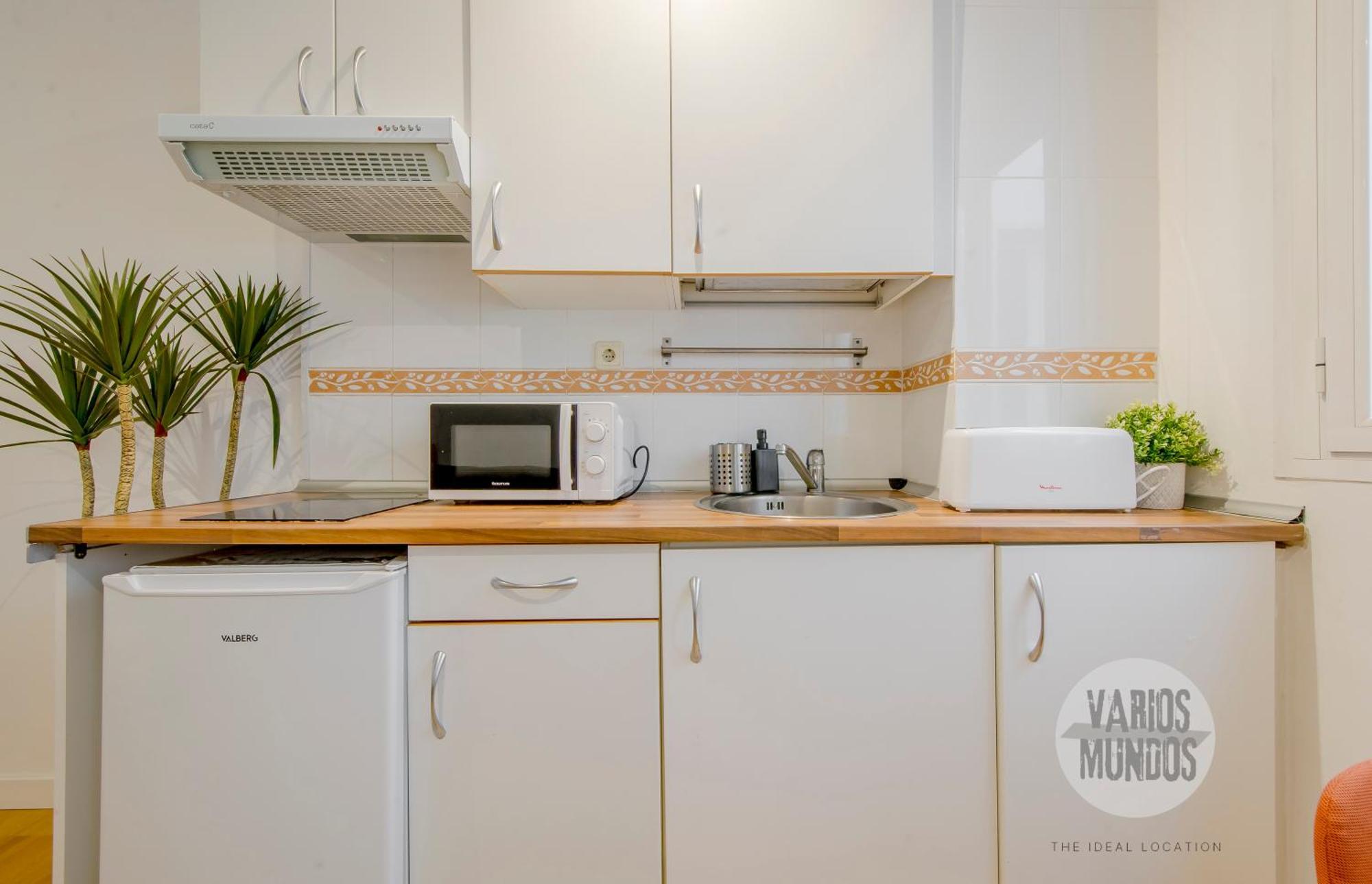 Escapada 3 En Sol, Conoce Concepcion Jeronima Apartamento Madrid