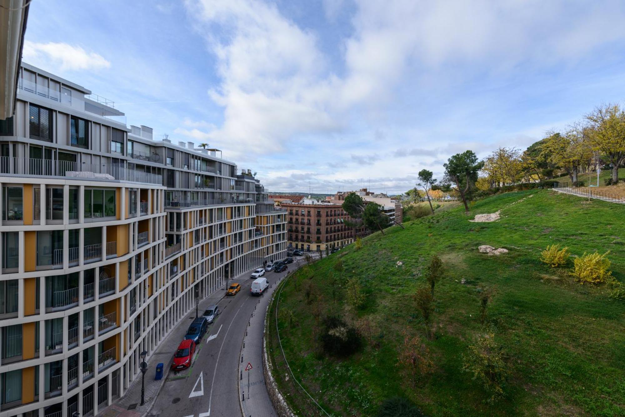 Apartamento Amplio Piso En Centro Con Vistas Al Templo De Debod Madrid