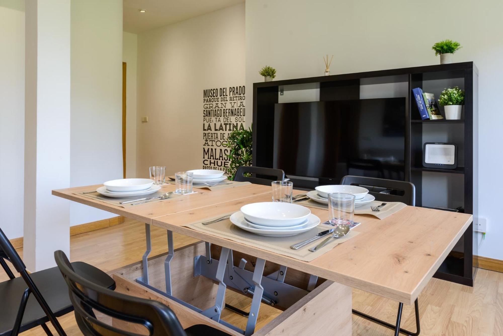 Apartamento Amplio Piso En Centro Con Vistas Al Templo De Debod Madrid