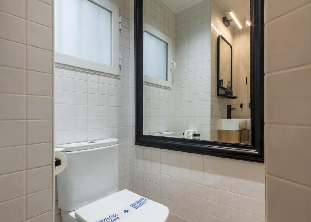 Apartment Wide And Modern -1bd 1,5 Bth- Malasana