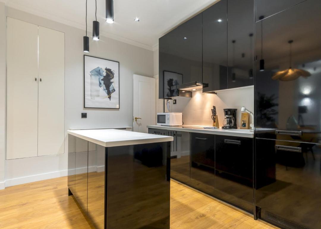 Wide And Modern -1bd 1,5 Bth- Malasana Apartment Madrid