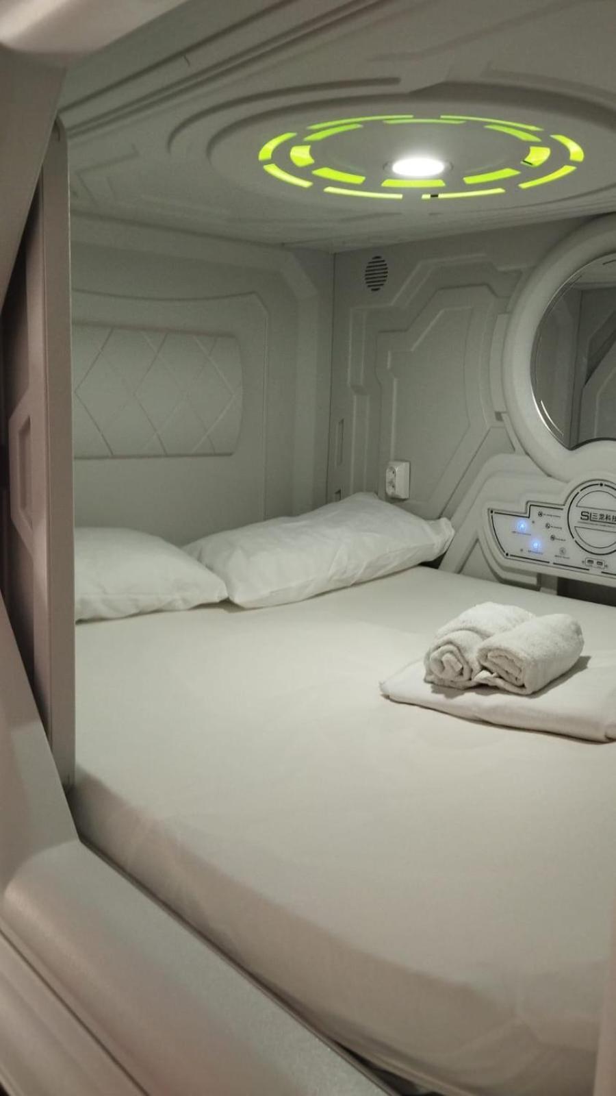 Min Capsules Hotel cápsula