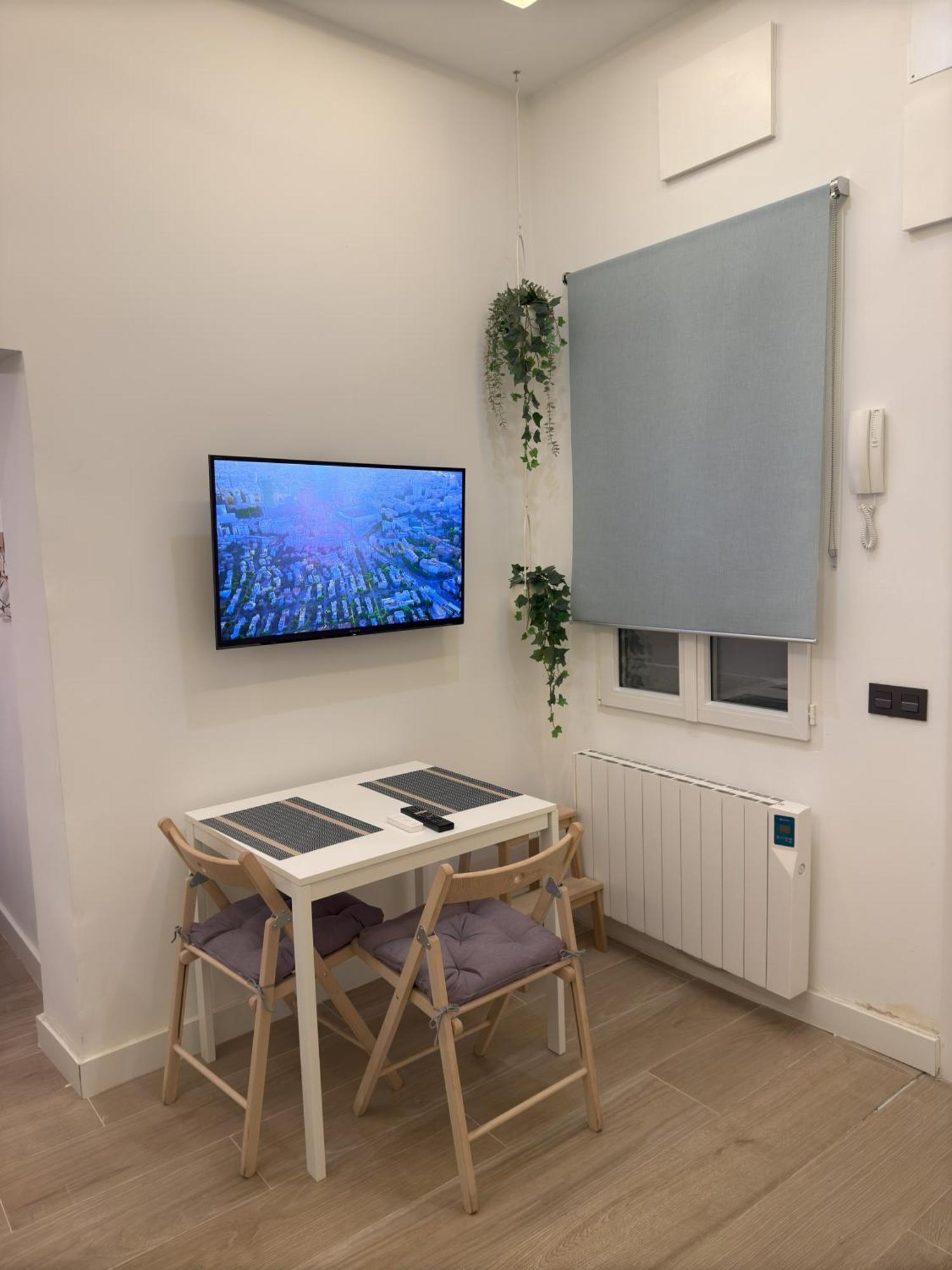 Modern Flat In Lavapies * Madrid
