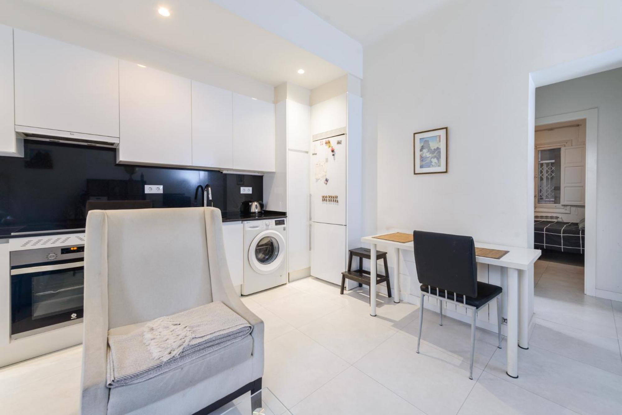 Modern In Goya With Balcony - Retiro Park Apartamento