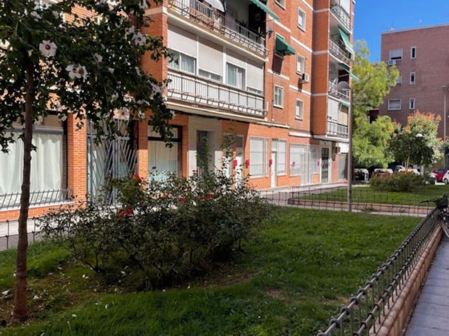 Nuevo Y Confortable En Vista Alegre Appartement Madrid