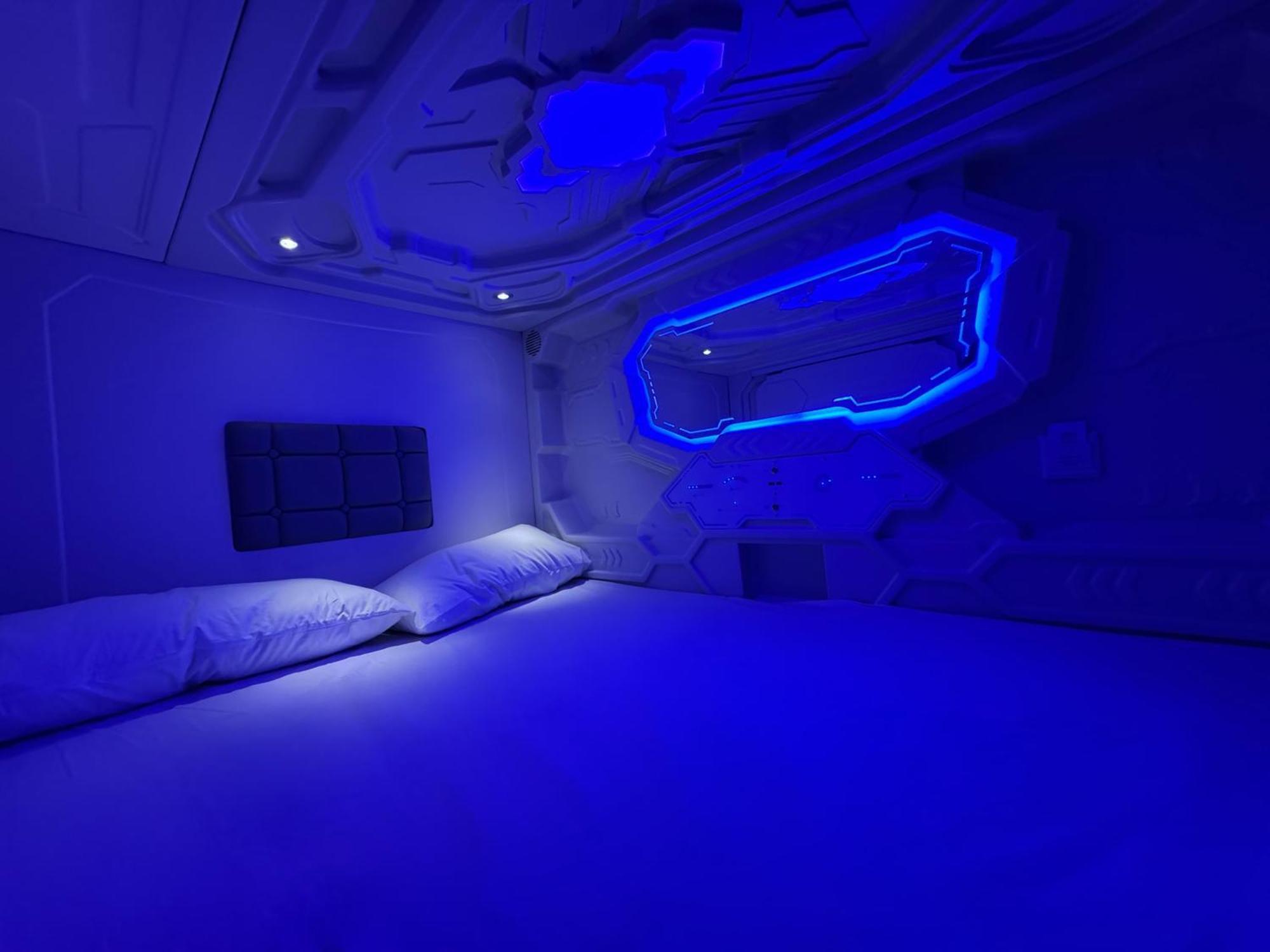 Hostel Space Capsule *