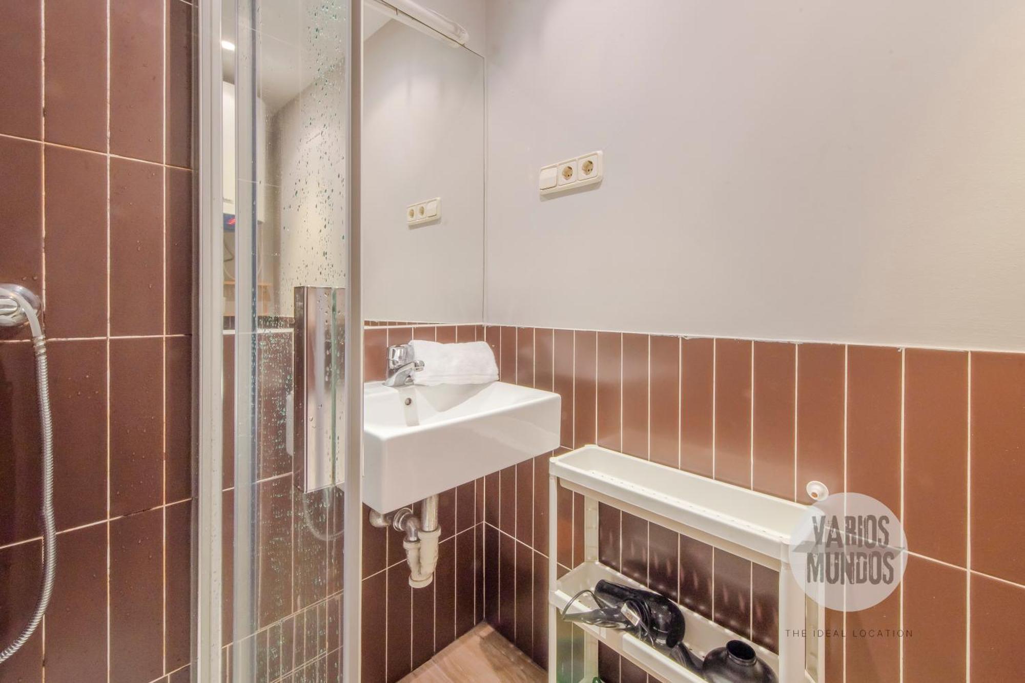 Terraza Con Encanto 4, En Plaza De Chueca * Madri