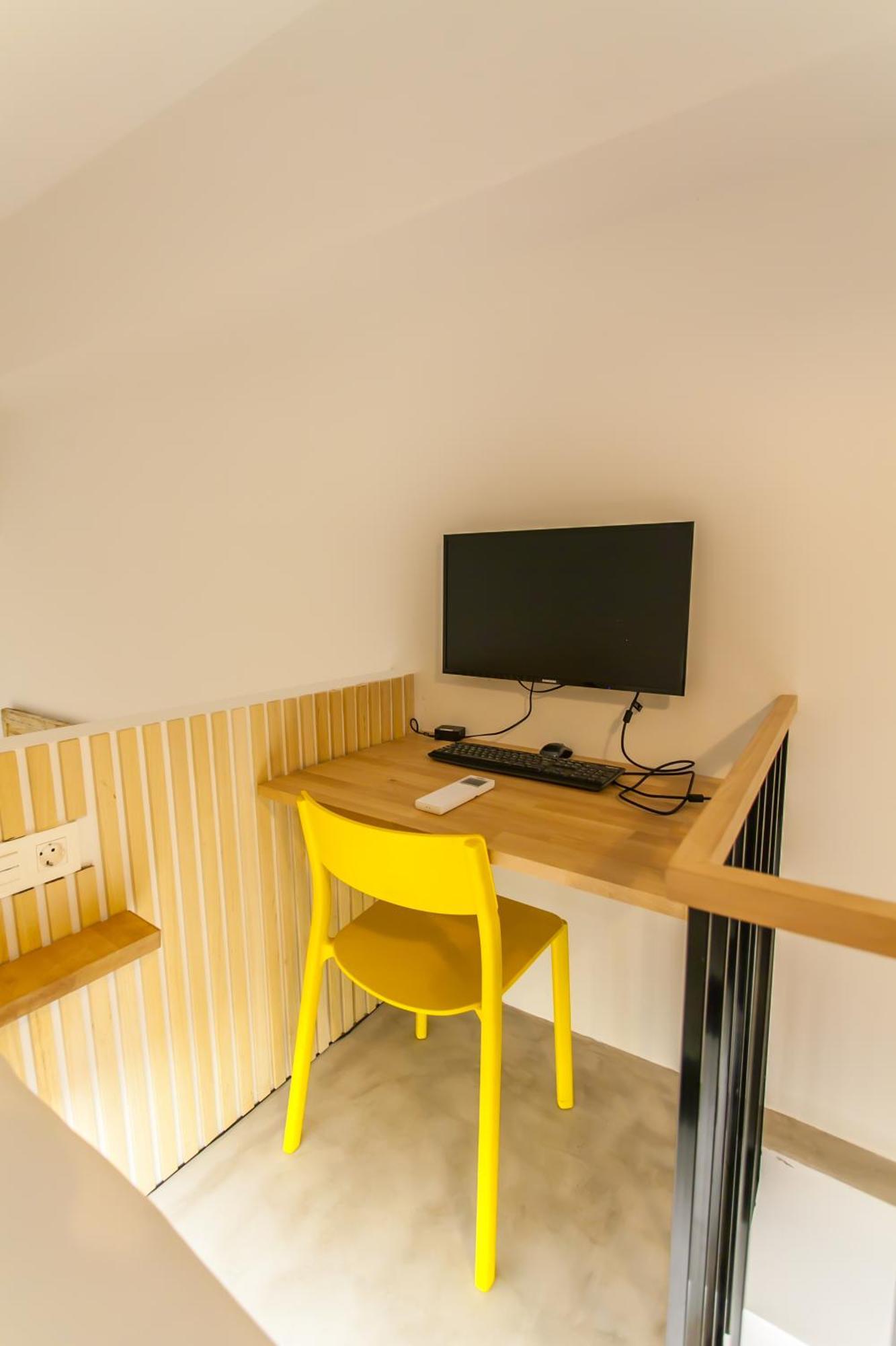 Guernica Luxury Duplex - Location, Light, And Art Apartment Madrid