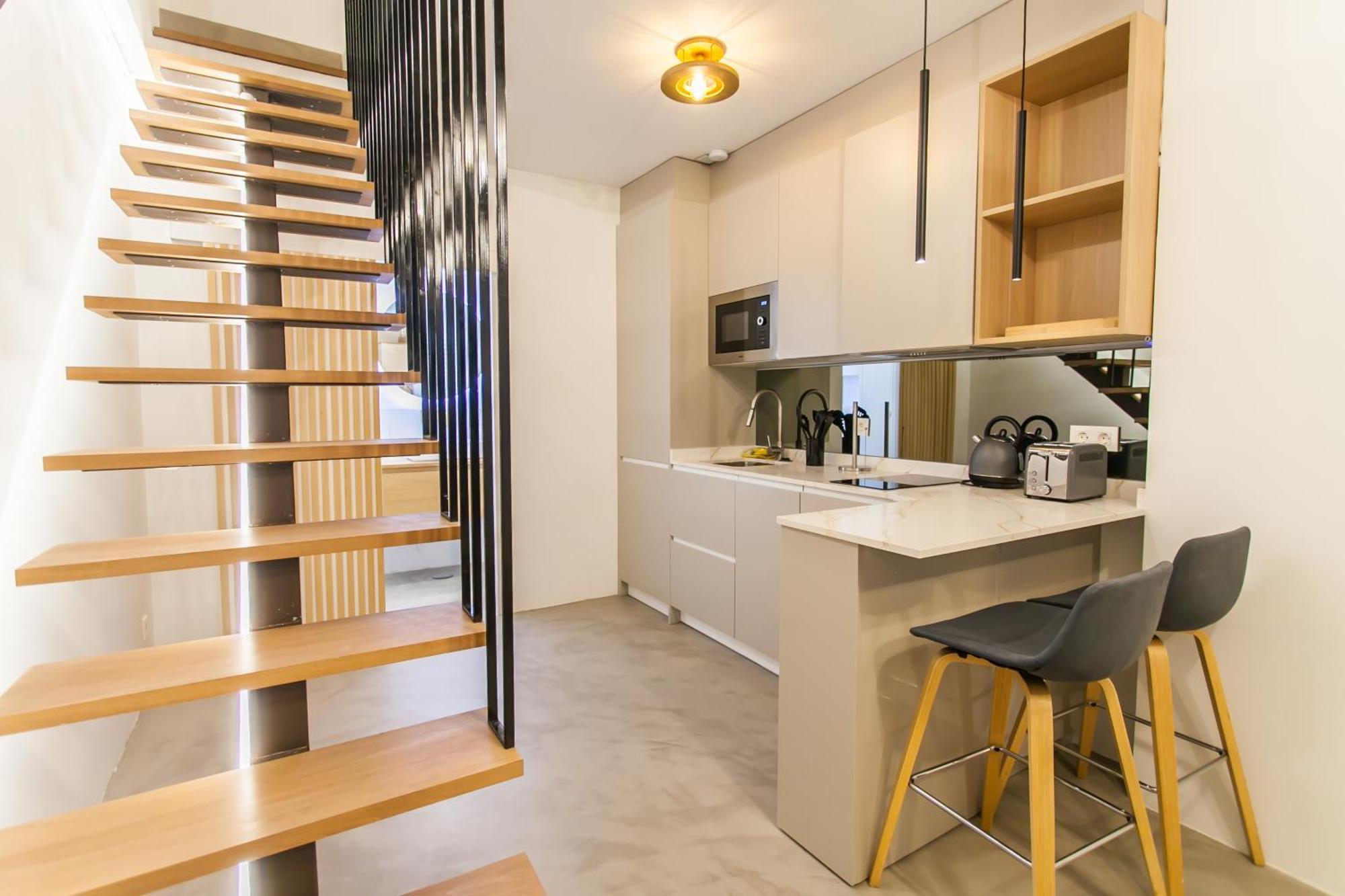Guernica Luxury Duplex - Location, Light, And Art Apartment Madrid