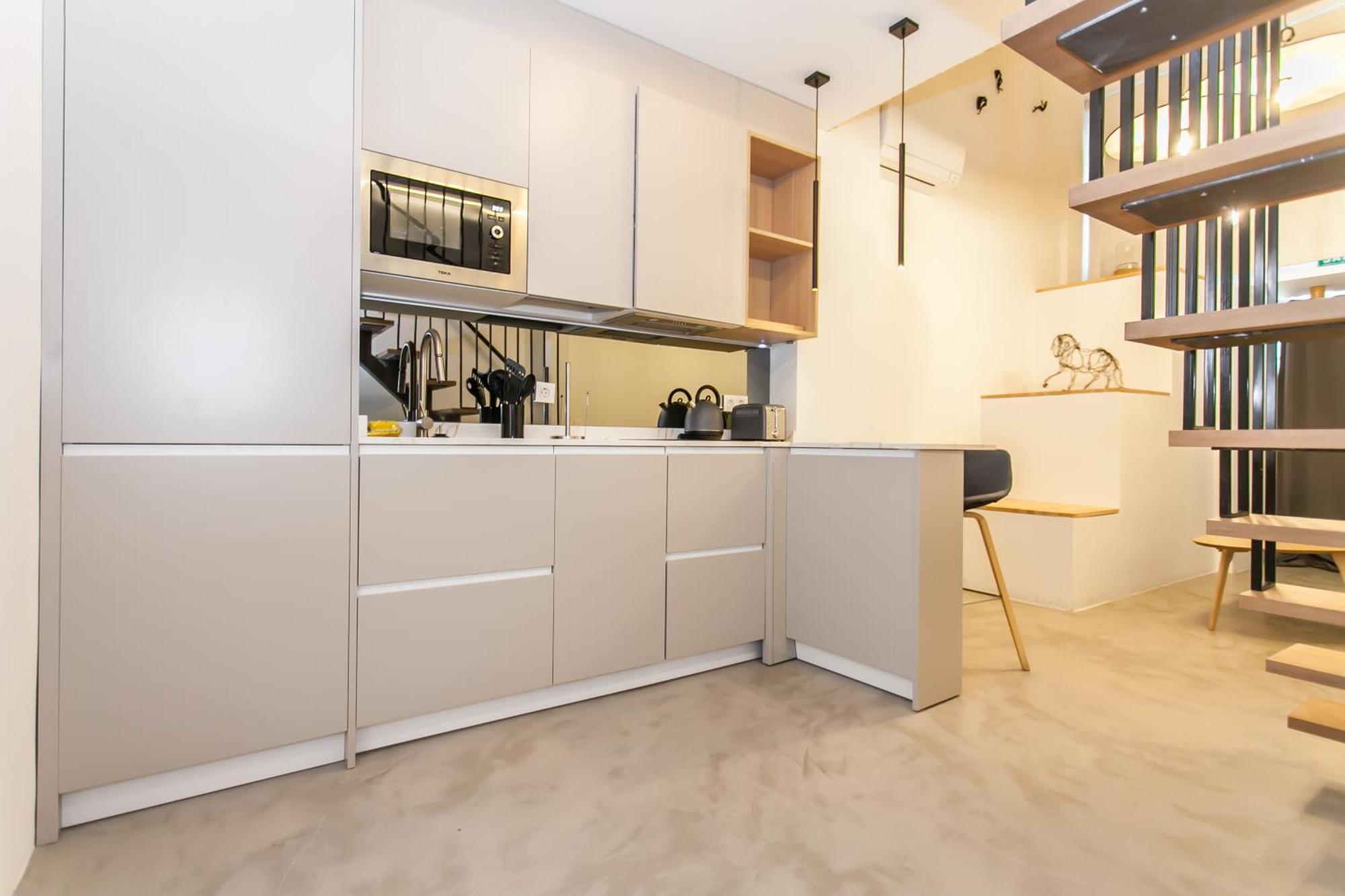 Guernica Luxury Duplex - Location, Light, And Art Apartment *