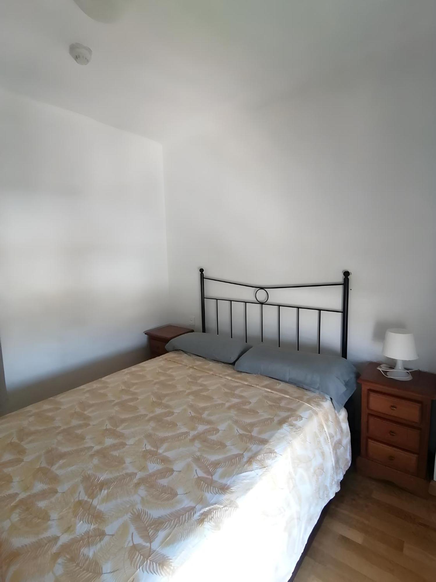 Calido Con Piscina Y Garaje Apartamento