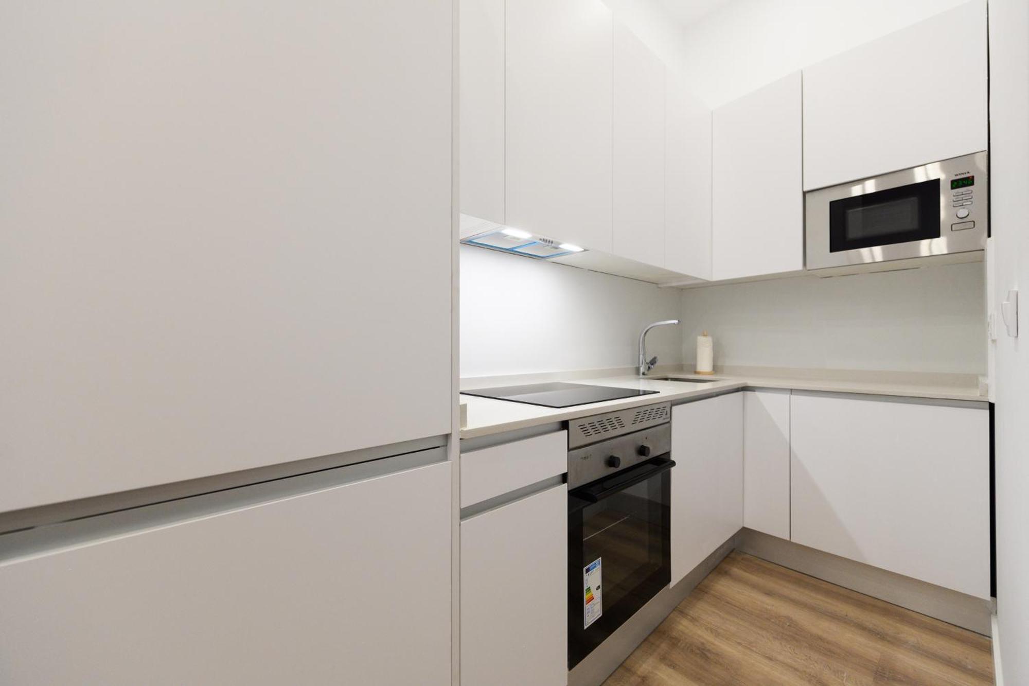 Apartment For Elegancia Y Funcionalidad En San Bernardo Piso Con Banos En Temporal Sbe35c Madrid