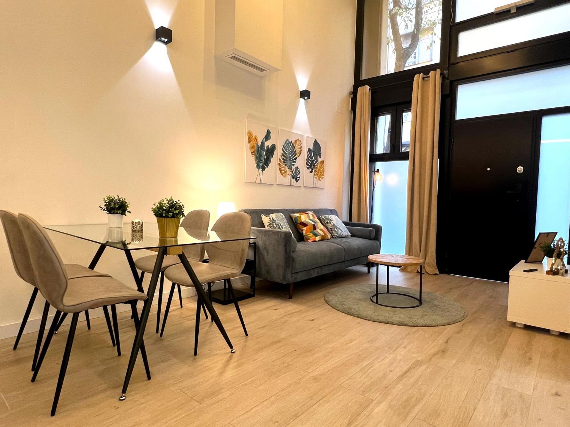 Duplex Moderno Y Acogedor Junto A Atocha *