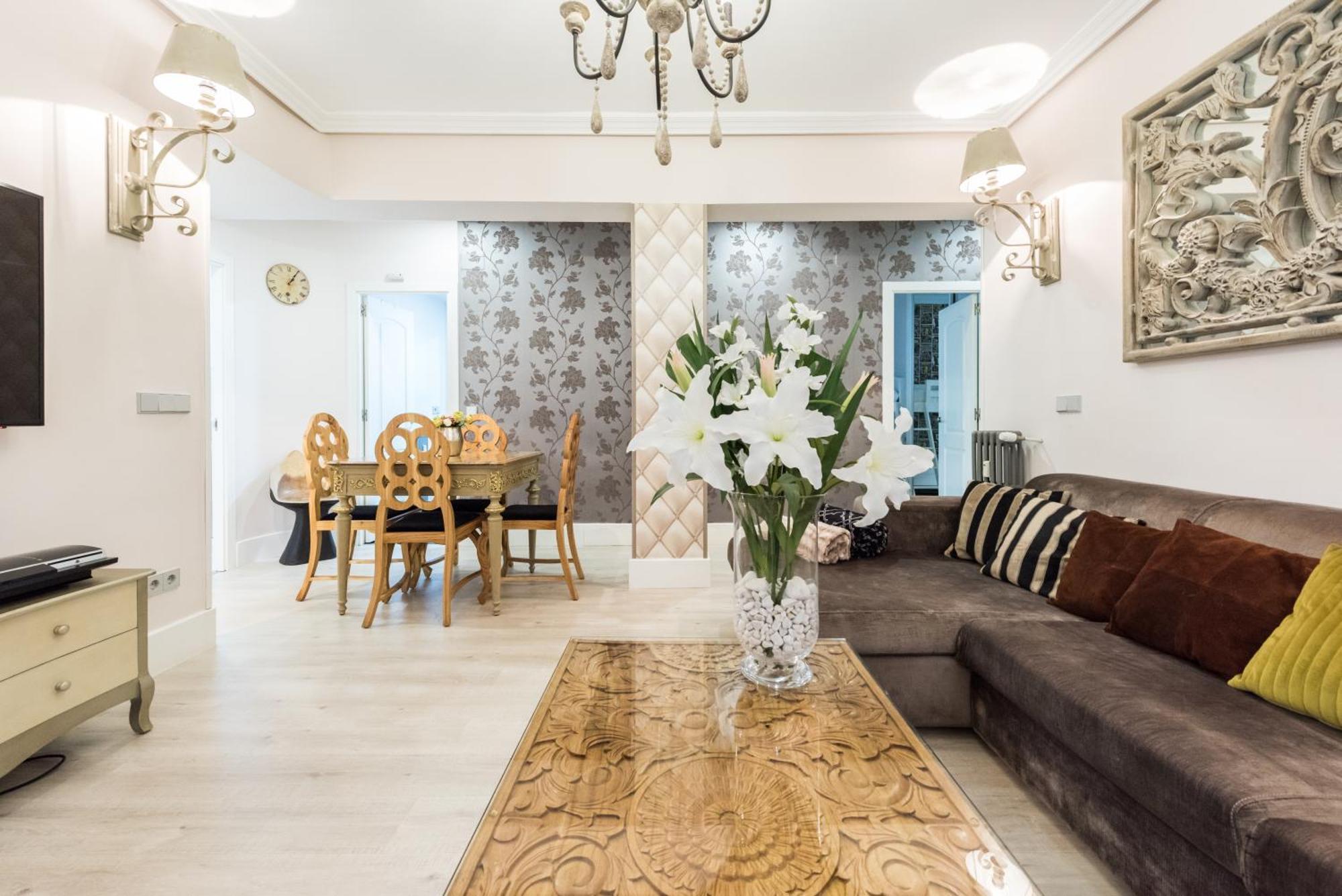 Apartment Deluxe *
