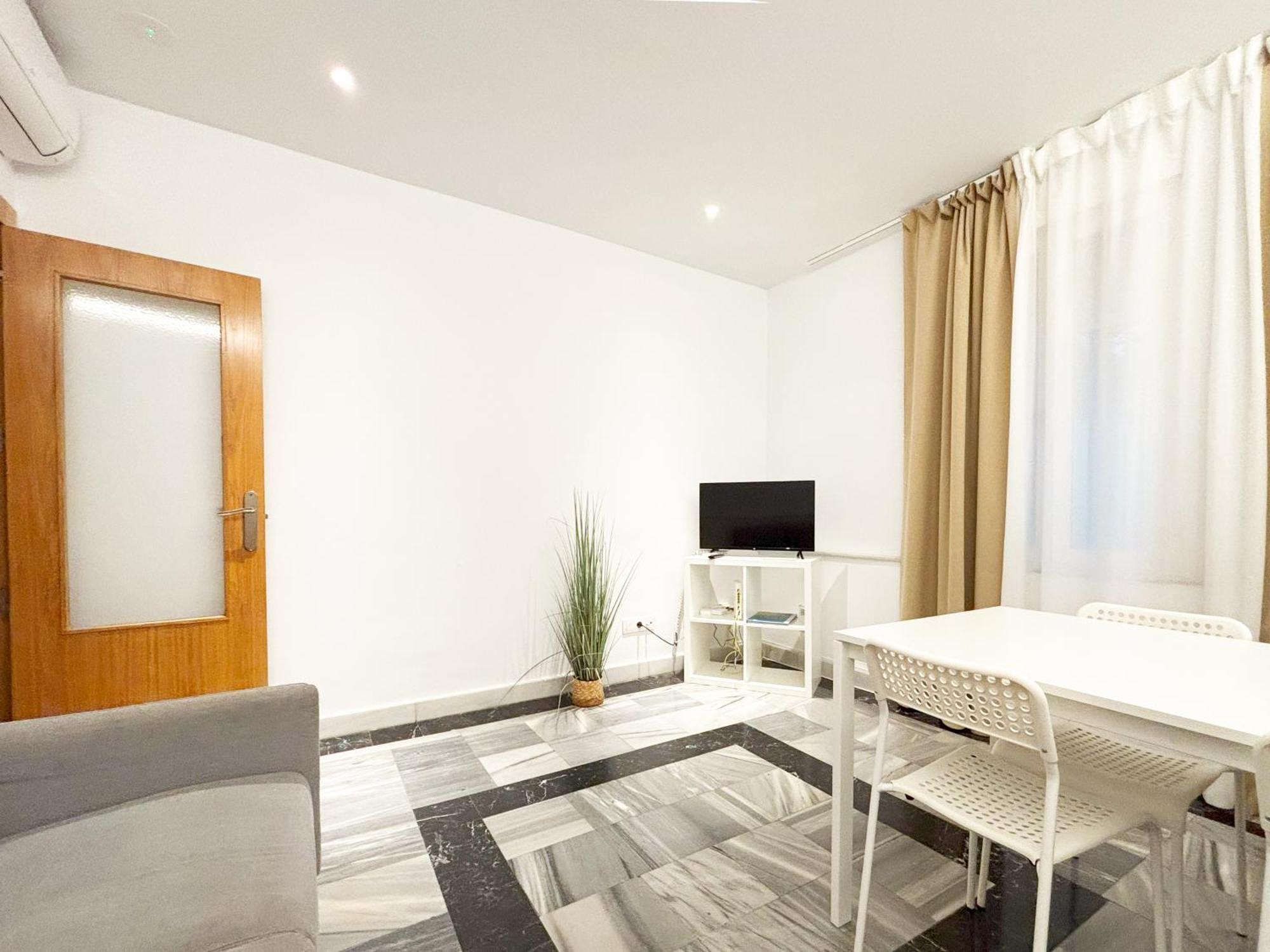 Apartamento Luminoso, Muy Amplio, Buena Zona Madri