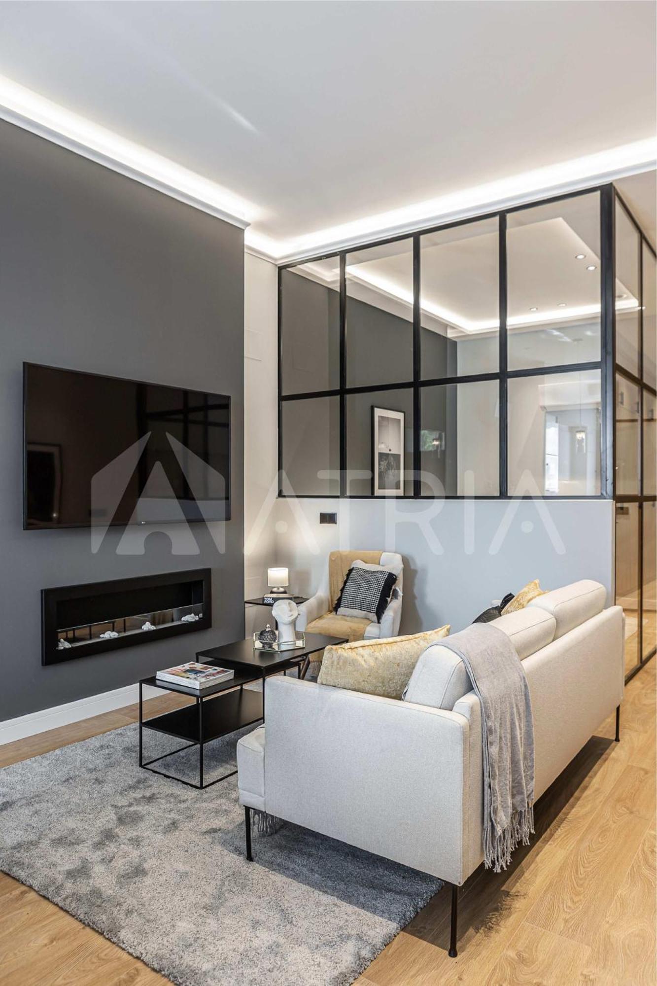 Designer 2 Apartment