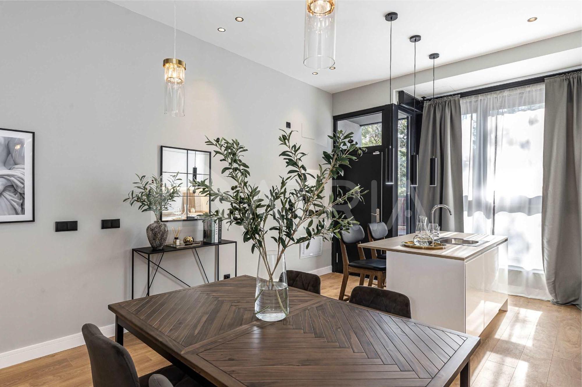 Designer 2 Apartment