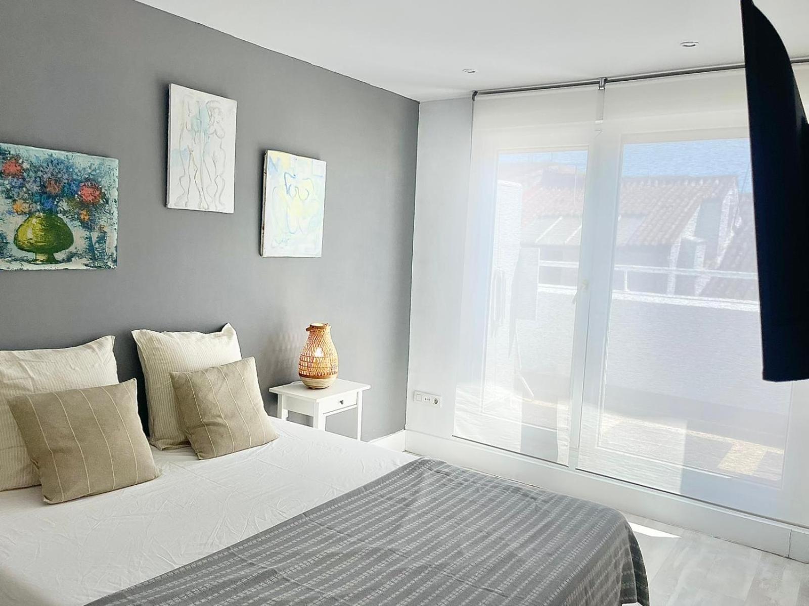 Piso Atico Con Terraza Y Jacuzzi Con Vistas A Sol En Centro Madrid