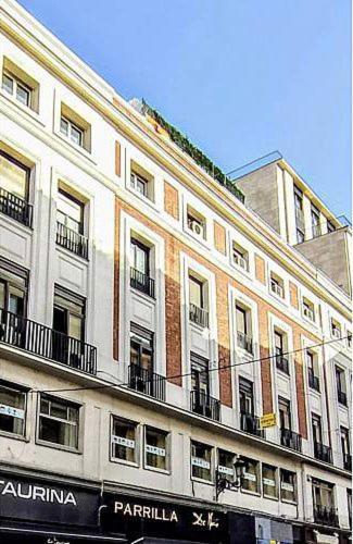 Piso Atico Con Terraza Y Jacuzzi Con Vistas A Sol En Centro Madrid