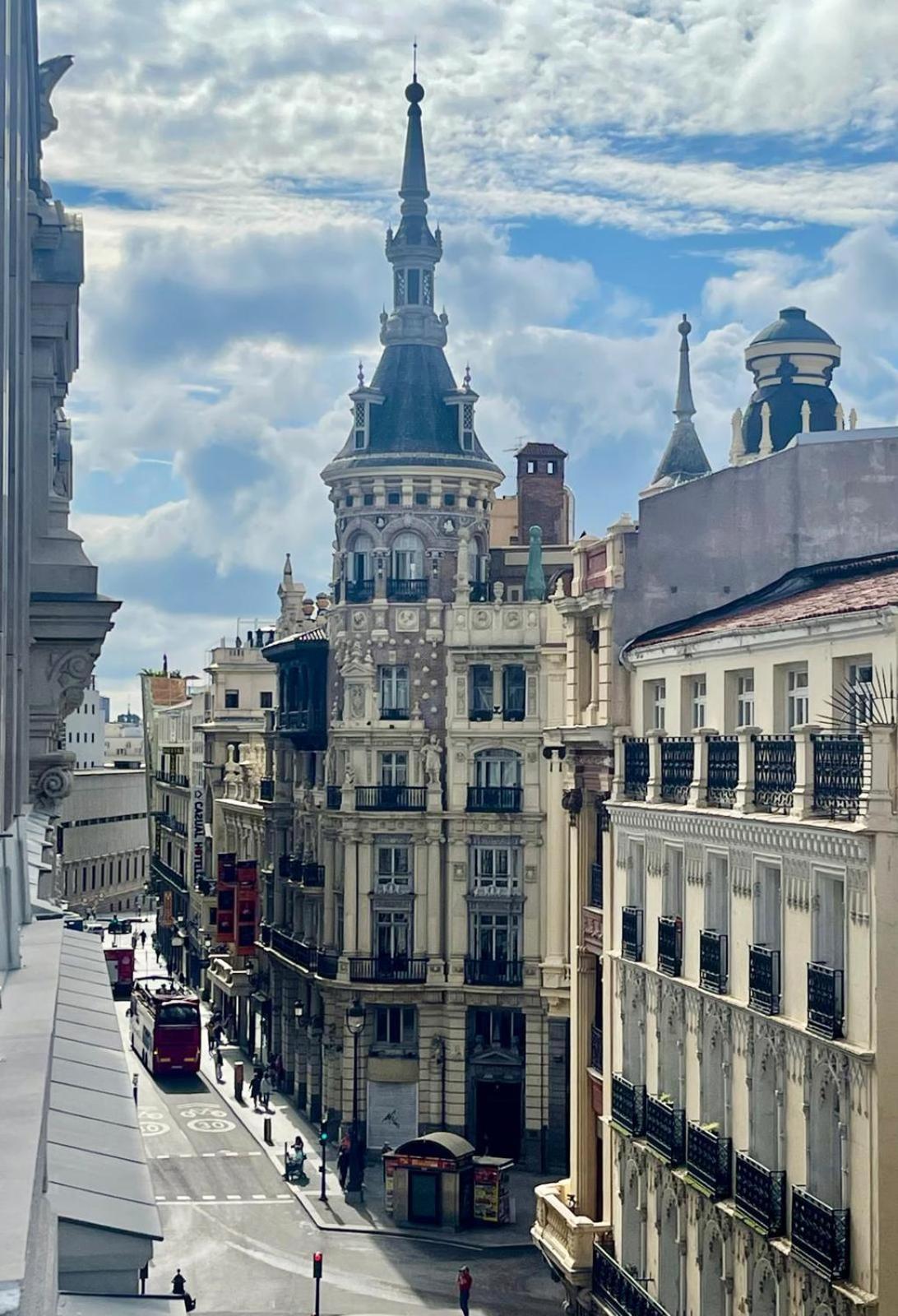 Piso Atico Con Terraza Y Jacuzzi Con Vistas A Sol En Centro Apartment Madrid