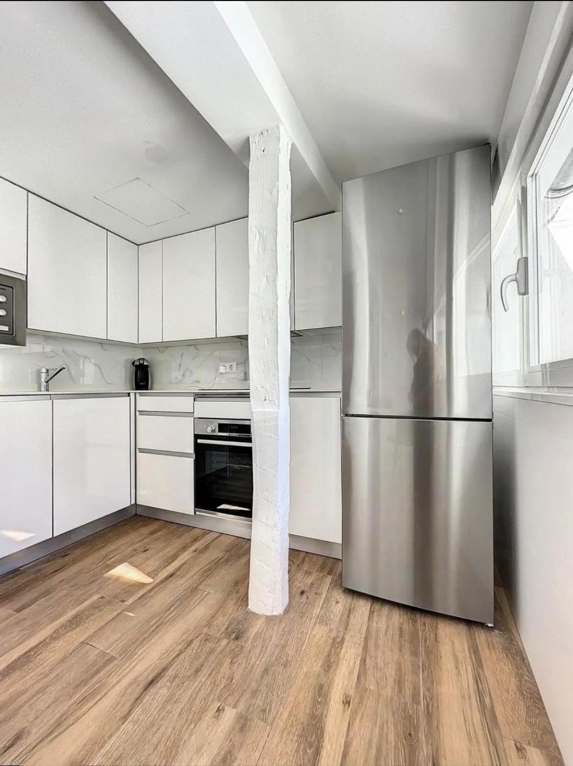 Apartamento Chic Penthouse With Urban Charm & Rooftop *