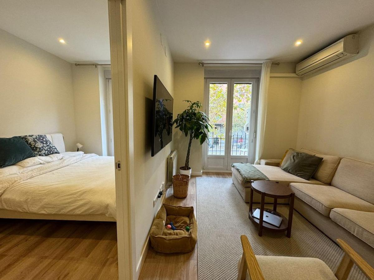 Aura Salamanca 2 Bedroom Flat With Balcony *