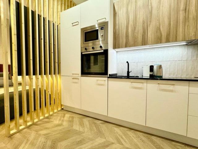 Modern & Bright Studio Apartamento