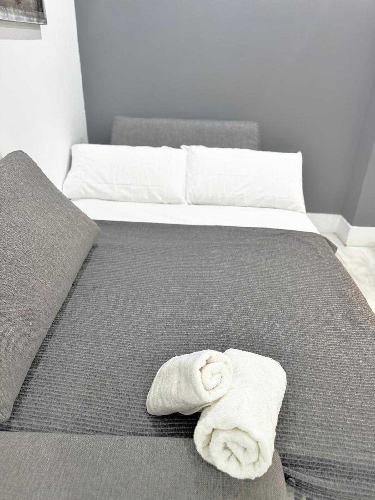 Piso Atico Con Terraza Y Jacuzzi Con Vistas A Sol En Centro *