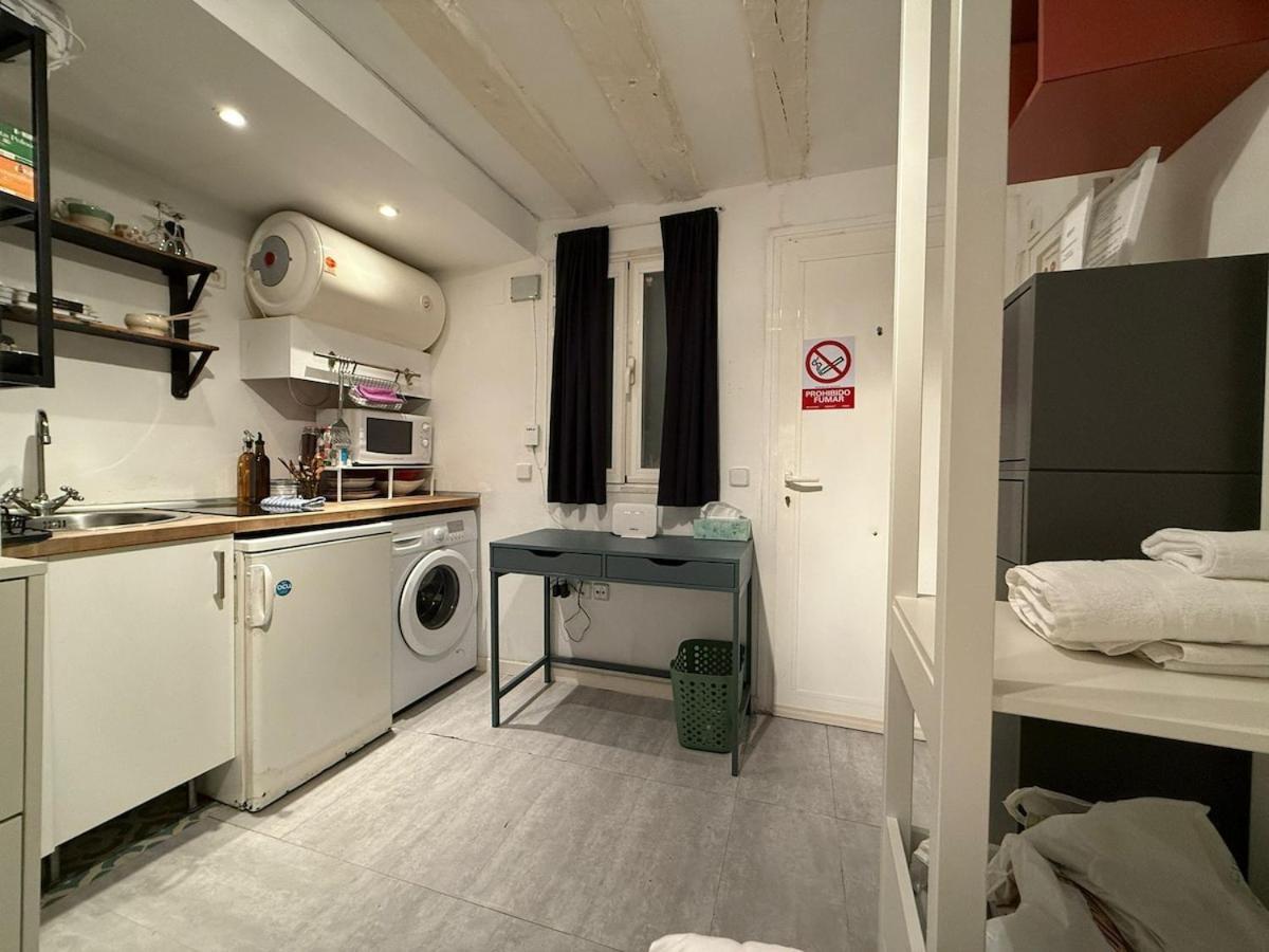 Cosy In The Heart Of Lavapies, - Amparo *