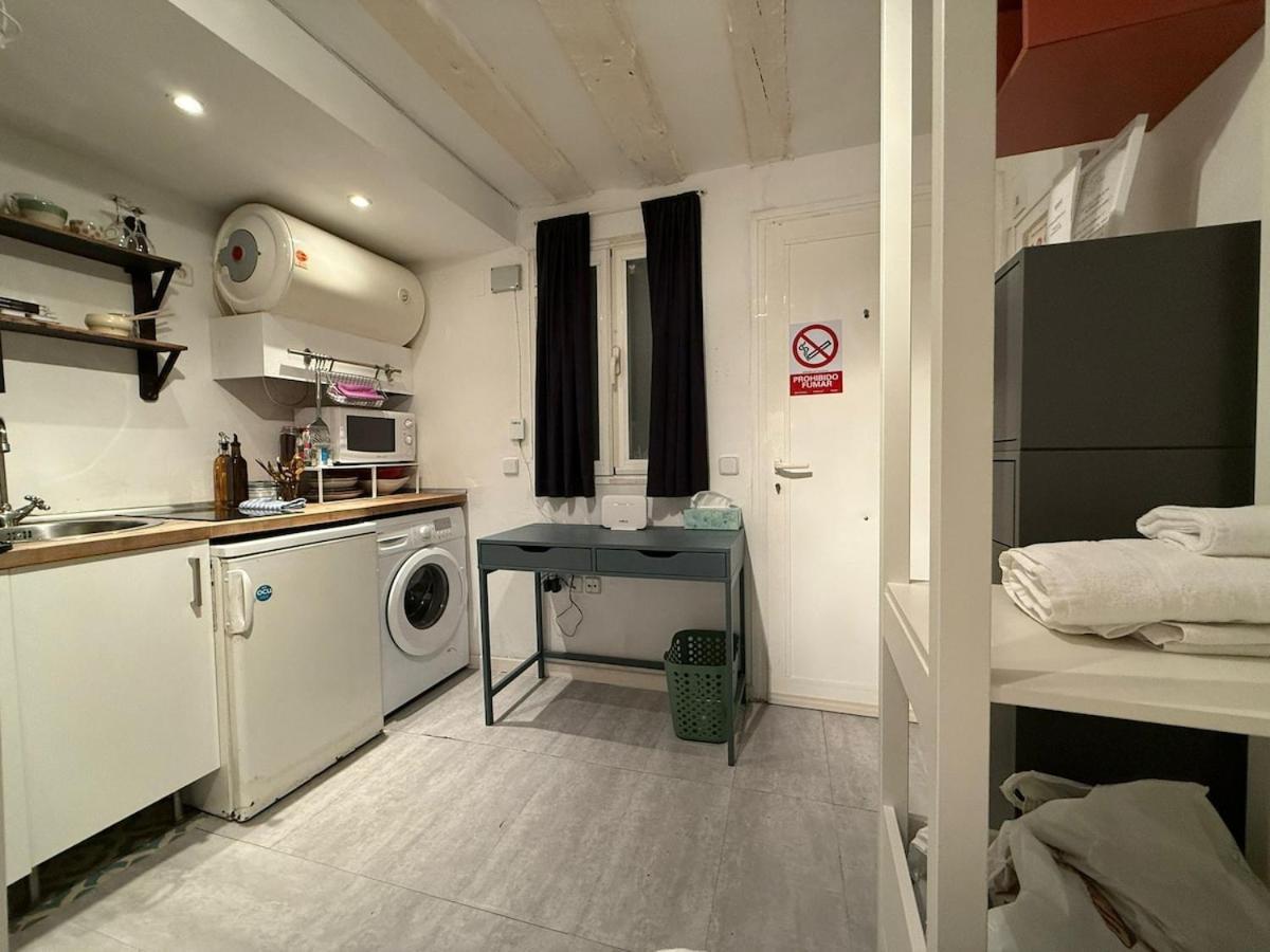 Cosy In The Heart Of Lavapies, - Amparo * Madrid