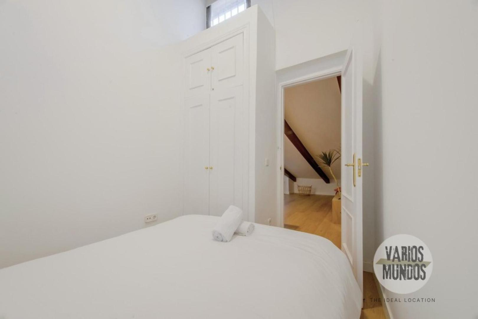Fashion Design Loft En Calle Carretas-sol 4pax Apartment