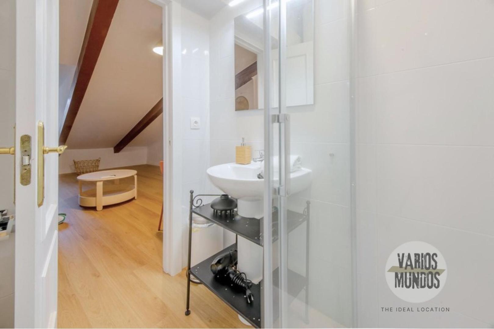 Apartment Fashion Design Loft En Calle Carretas-sol 4pax *
