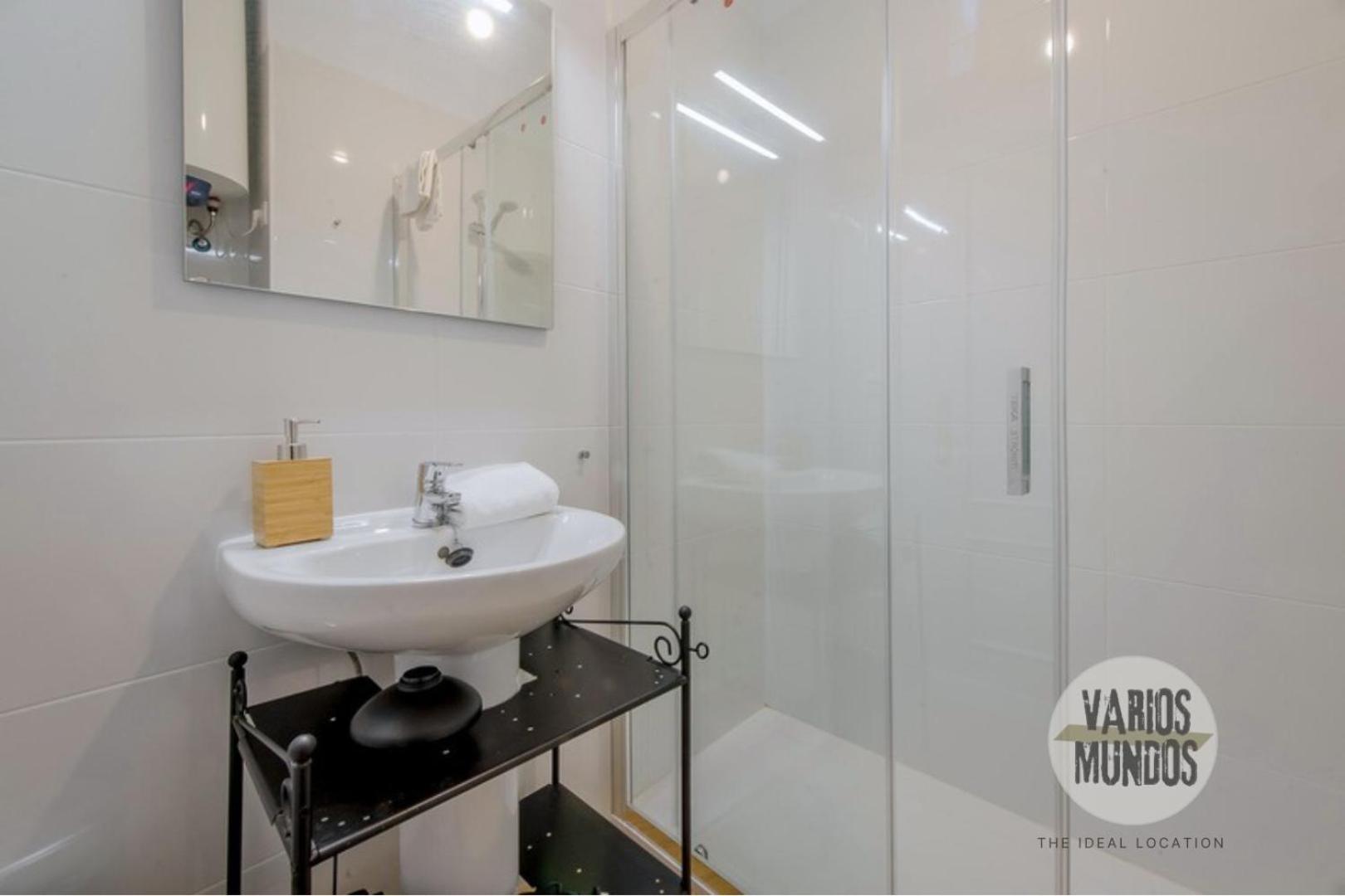 Fashion Design Loft En Calle Carretas-sol 4pax Appartement