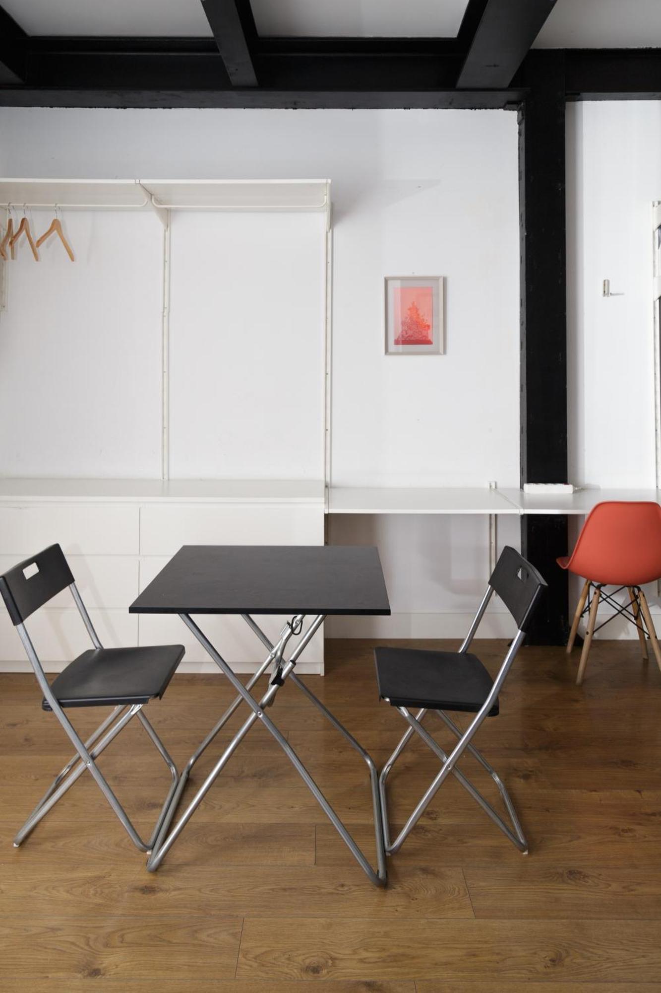 Appartamento Industrial Loft & Private Courtyard Acacias