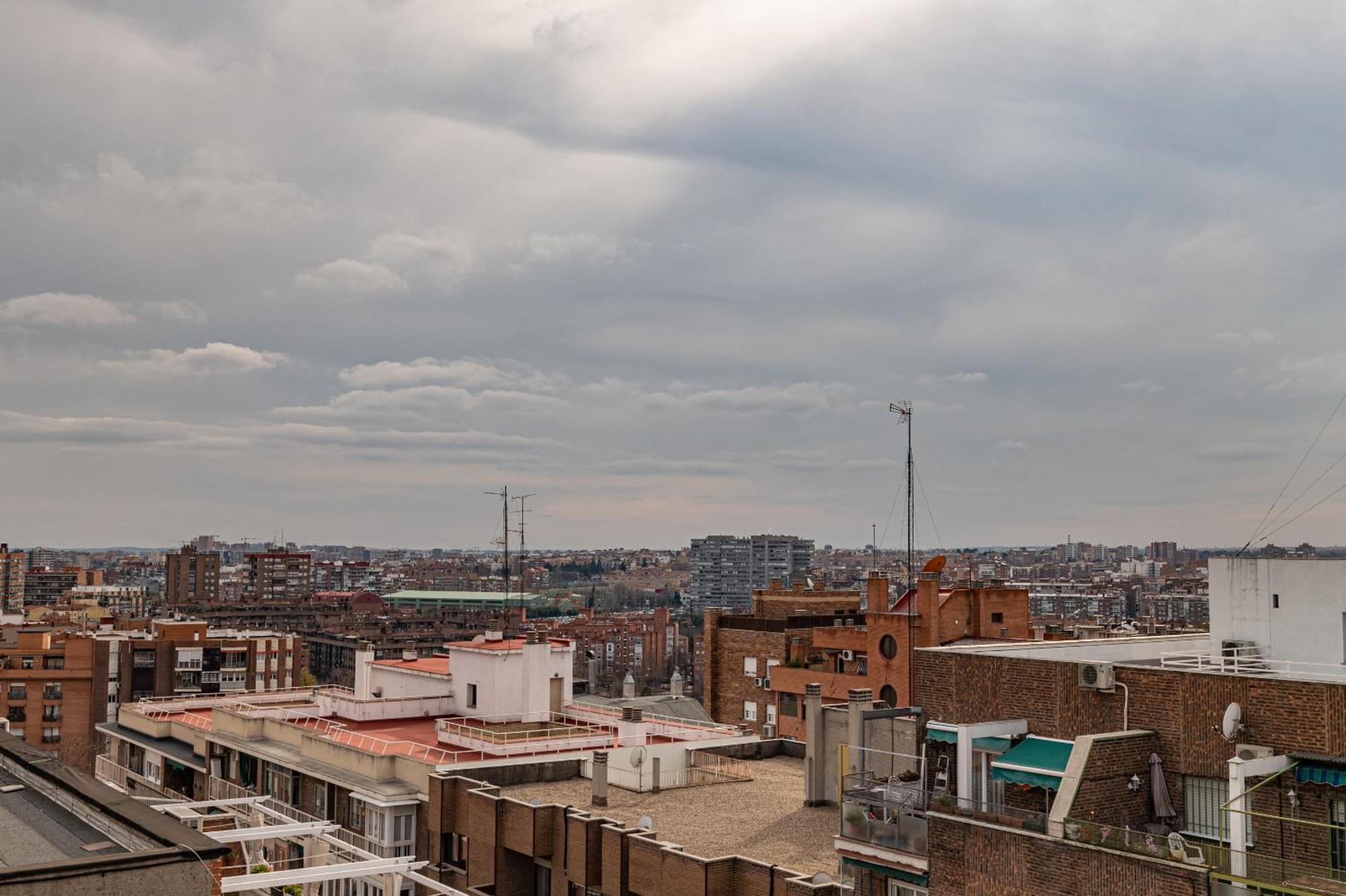 Tejado De Antigua Fabrica Industrial En Acacias Apartamento Madrid