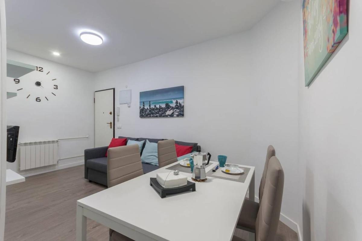 And Calm Near Retiro, Gra Appartement Madrid