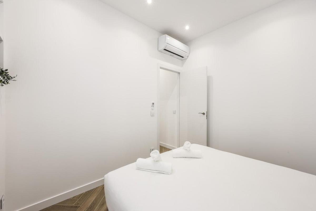 Apartamento Urban Tranquility In With Modern Comforts Madrid