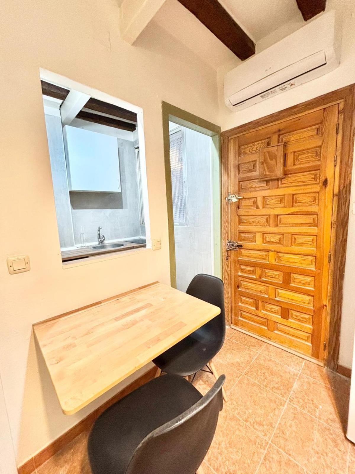 Apartamento Centro San Isidro Labrador 01 *