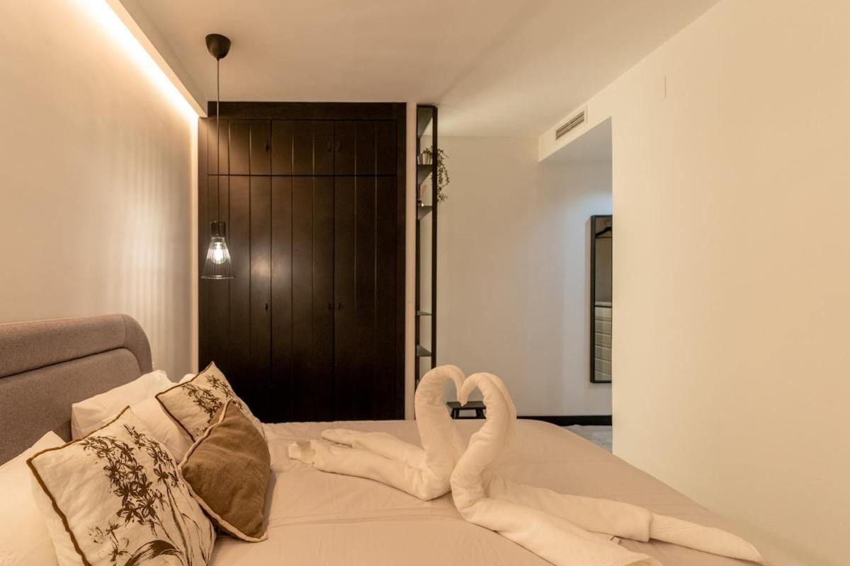 Retiro At Your Doorstep Enjoy The Heart Of Madrid