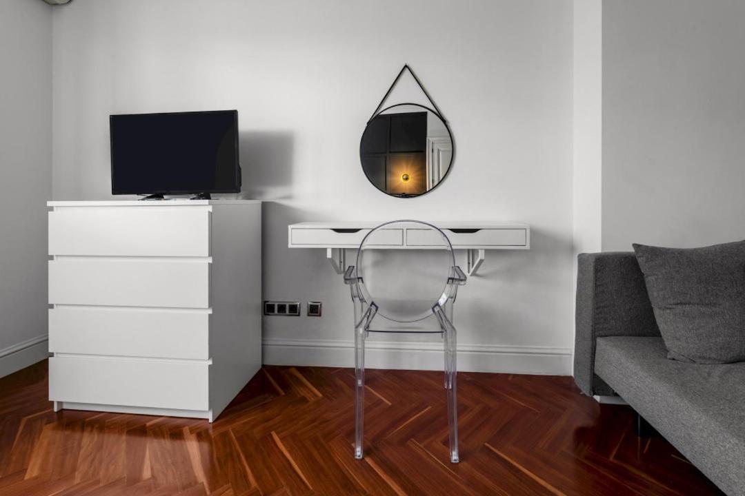 1 Bedroom 1 Bathroom Furnished - Salamanca - Modern Wterrace - Mintystay *